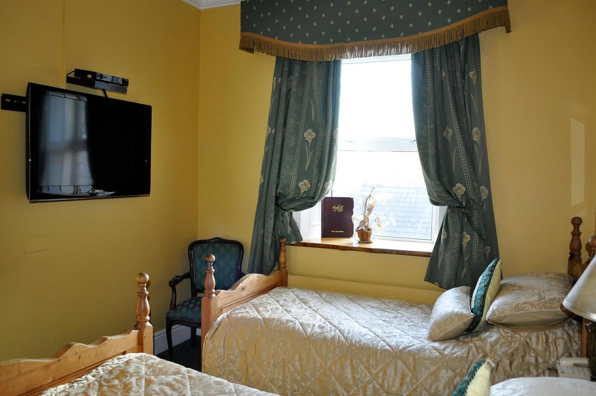 Highfield House Guesthouse Трим Екстериор снимка