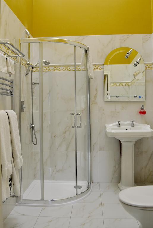 Highfield House Guesthouse Трим Стая снимка