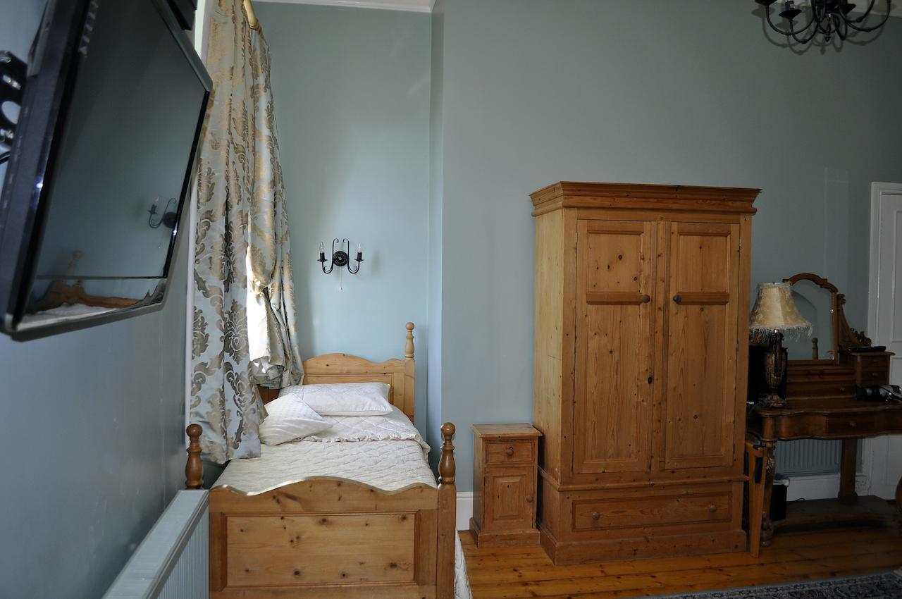 Highfield House Guesthouse Трим Стая снимка